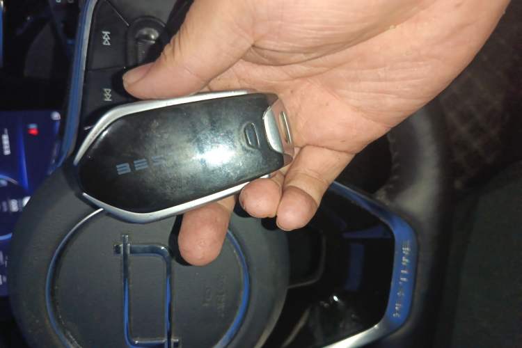 Used Bestune T90 2023 1.5T DCT Automatic Luxury Edition Vehicle Key