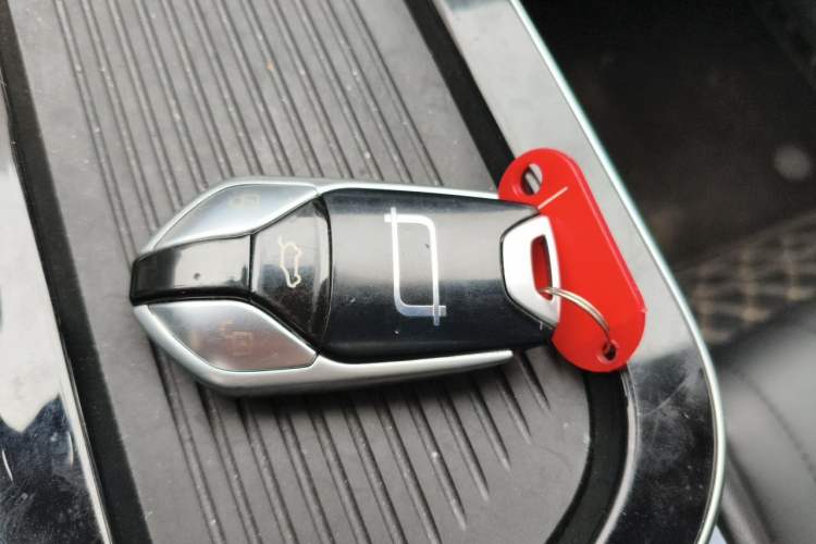 Used Bestune T90 2023 1.5T DCT Automatic Prestige Edition Vehicle Key