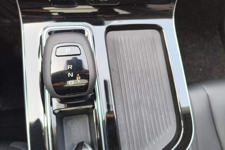 Used Bestune T90 2023 1.5T DCT Automatic Luxury Edition Gear Lever