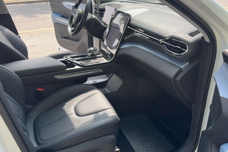 Used Bestune T90 2023 1.5T DCT Automatic Luxury Edition Interior 3