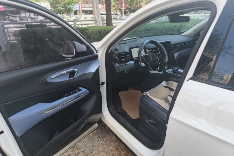 Used Bestune T90 2023 1.5T DCT Automatic Luxury Edition Interior 3