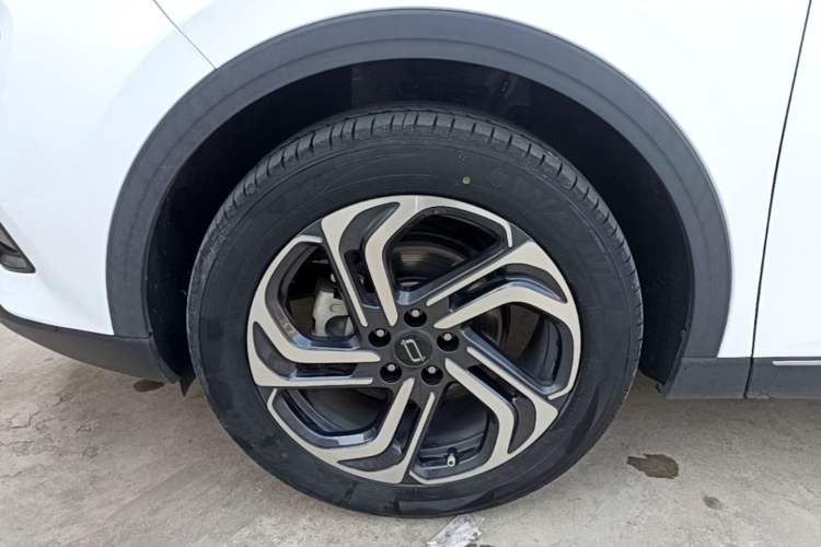 Used Bestune T90 2023 2.0T Automatic Prestige Edition Left Front Wheel Hub