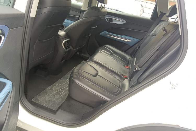 Used Bestune T90 2023 1.5T DCT Automatic Luxury Edition Left Rear Seat