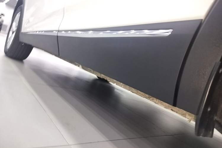 Used Bestune T90 2023 1.5T DCT Automatic Luxury Edition Left Side Sill