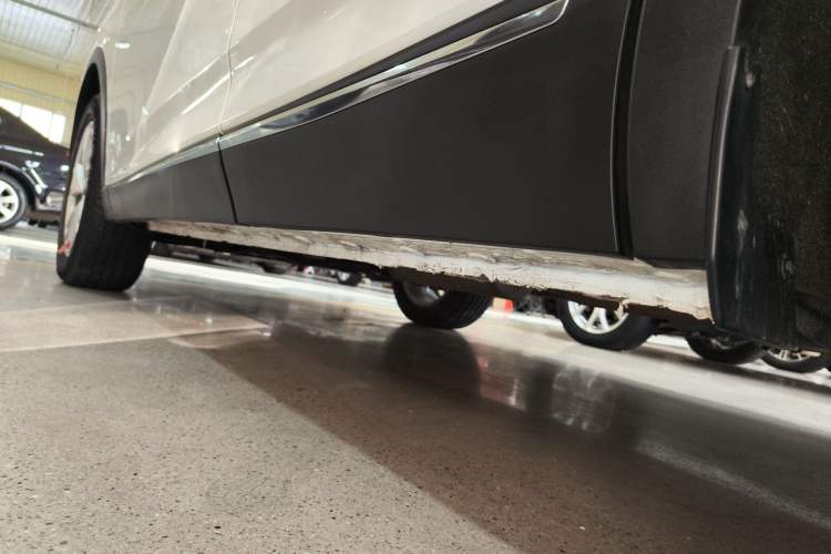 Used Bestune T90 2023 1.5T DCT Automatic Luxury Edition Left Side Sill