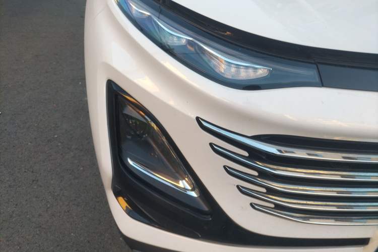 Used Bestune T90 2023 1.5T DCT Automatic Luxury Edition Right Front Headlight