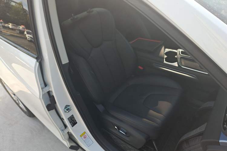 Used Bestune T90 2023 1.5T DCT Automatic Prestige Edition Right Front Seat