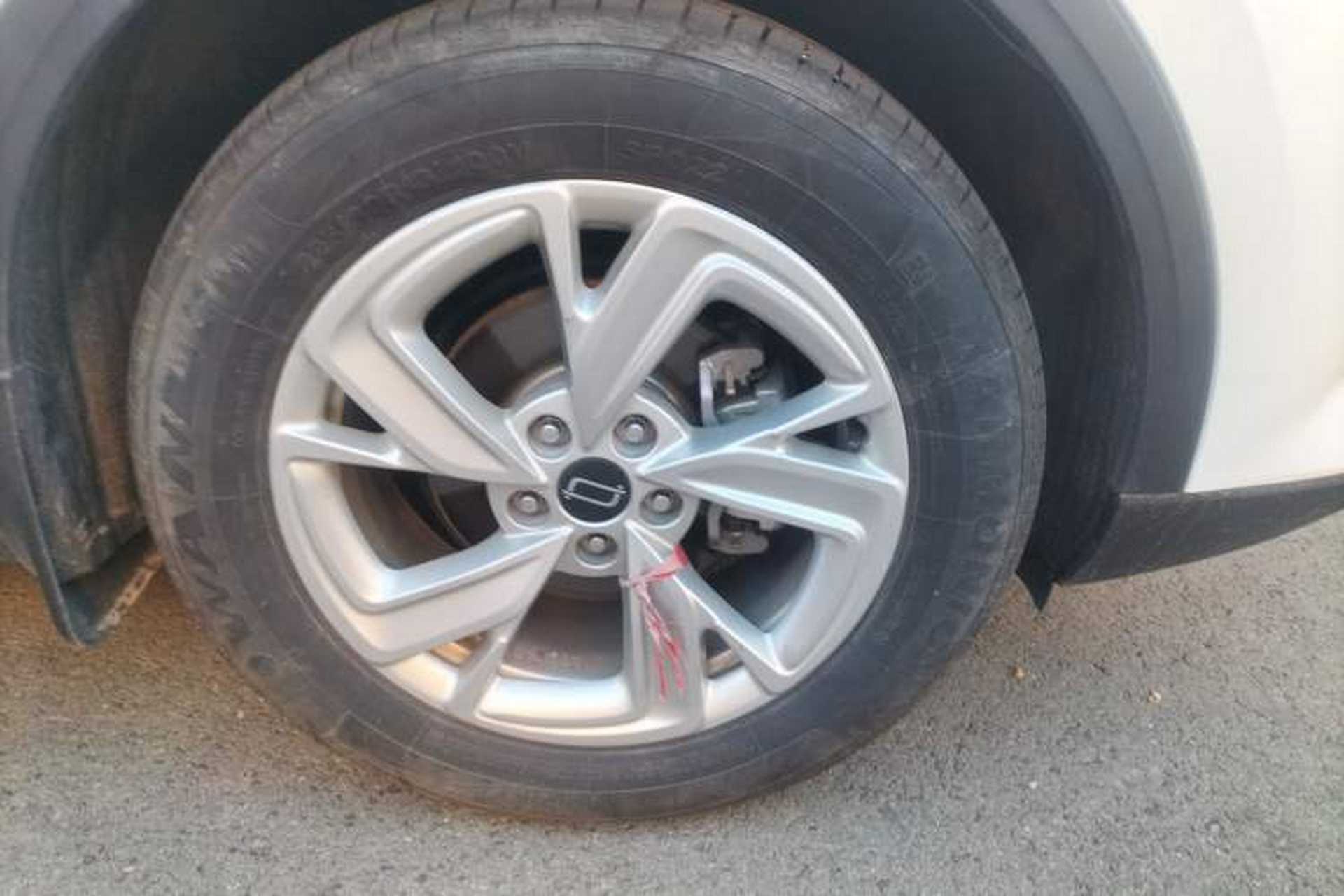 Used Bestune T90 2023 1.5T DCT Automatic Luxury Edition Right Front Wheel Hub