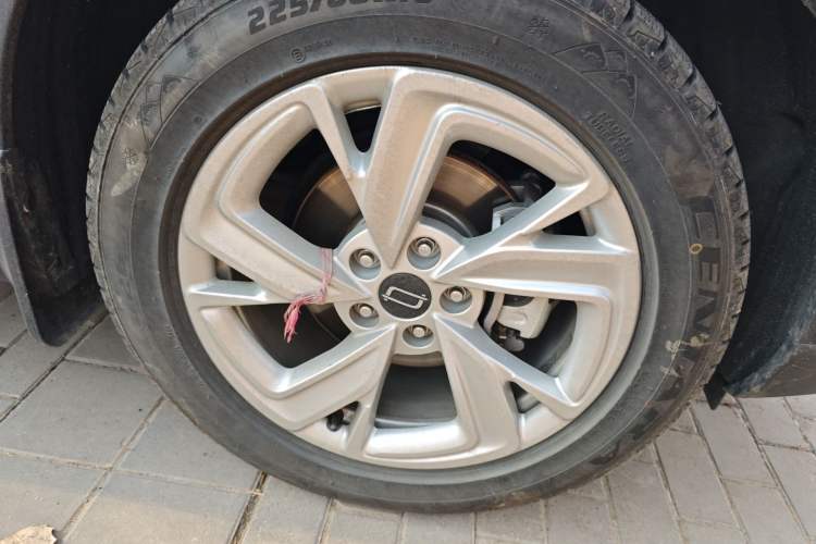 Used Bestune T90 2023 1.5T DCT Automatic Luxury Edition Right Front Wheel Hub