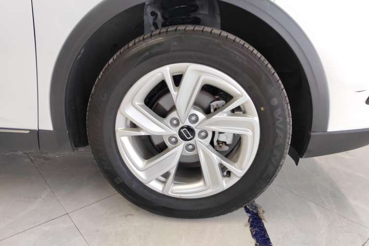 Used Bestune T90 2023 2.0T Automatic Luxury Edition Right Front Wheel Hub