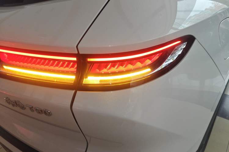Used Bestune T90 2023 1.5T DCT Automatic Prestige Edition Right Rear Taillight