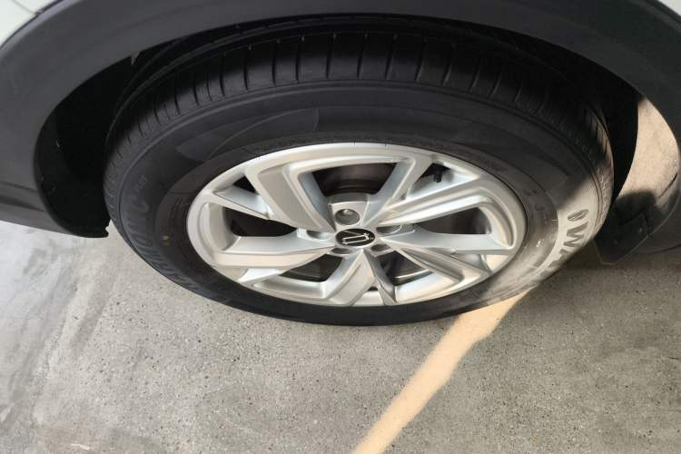 Used Bestune T90 2023 1.5T DCT Automatic Luxury Edition Right Rear Wheel Hub