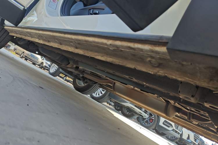 Used Bestune T90 2023 1.5T DCT Automatic Prestige Edition Right Side Sill
