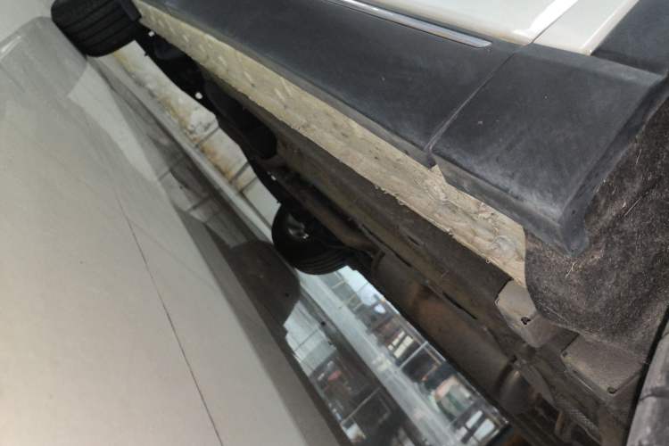 Used Bestune T90 2023 1.5T DCT Automatic Luxury Edition Right Side Sill