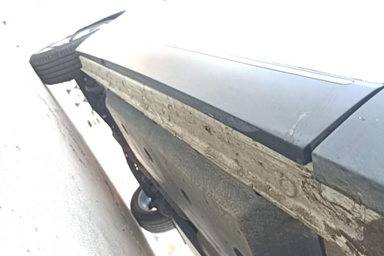 Used Bestune T90 2023 2.0T Automatic Prestige Edition Right Side Sill