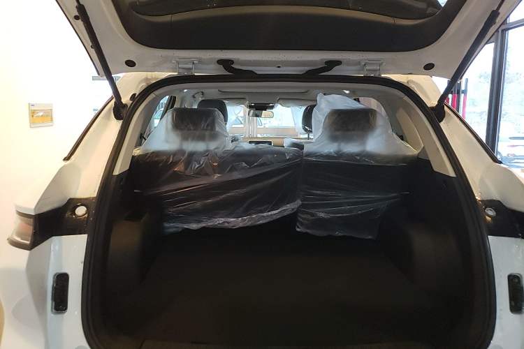 Used Bestune T90 2023 1.5T DCT Automatic Luxury Edition Trunk