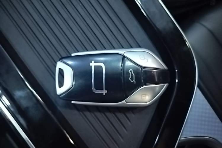 Used Bestune T90 2023 1.5T DCT Automatic Luxury Edition Vehicle Key