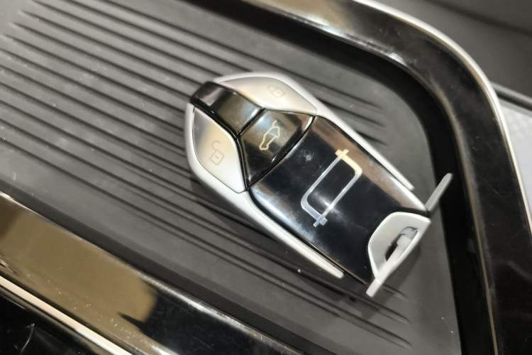 Used Bestune T90 2023 1.5T DCT Automatic Luxury Edition Vehicle Key