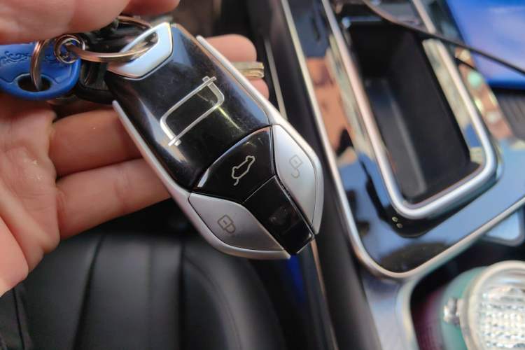 Used Bestune T90 2023 1.5T DCT Automatic Comfort Edition Vehicle Key