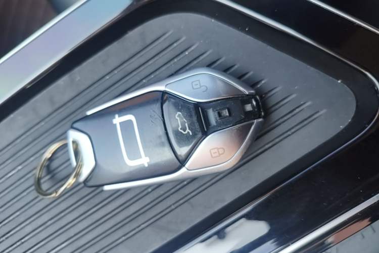 Used Bestune T90 2023 1.5T DCT Automatic Luxury Edition Vehicle Key