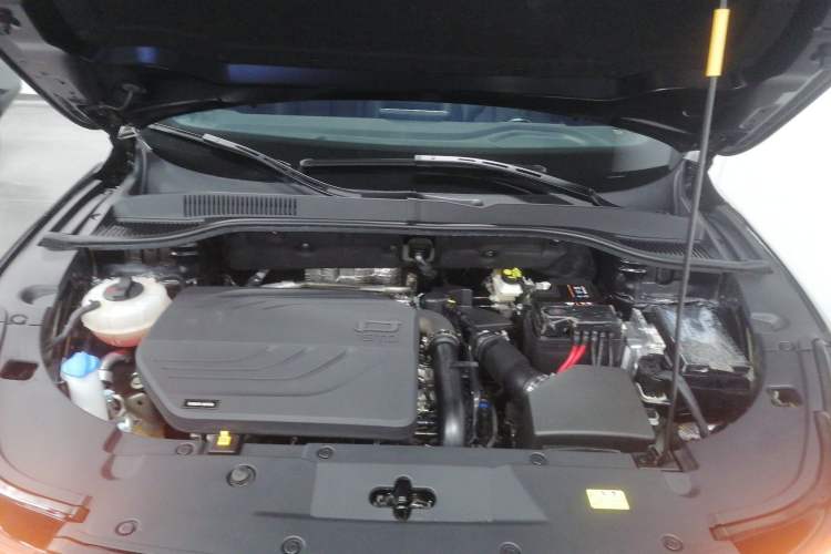 Used Bestune T90 2025 Dragon Edition 1.5T Enjoyment Model Black Knight Engine Bay