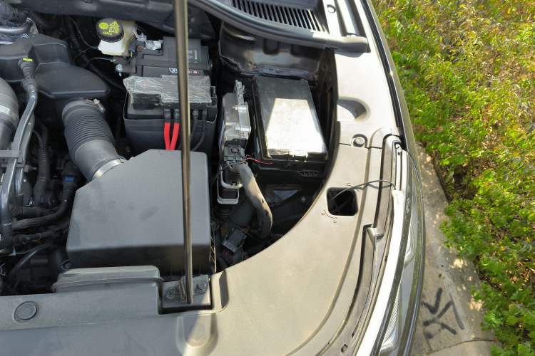 Used Bestune T90 2025 Dragon Edition 1.5T Enjoyment Model Black Knight Engine Bay Left