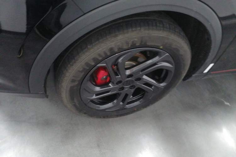 Used Bestune T90 2025 Dragon Edition 1.5T Enjoyment Model Black Knight Left Front Wheel Hub