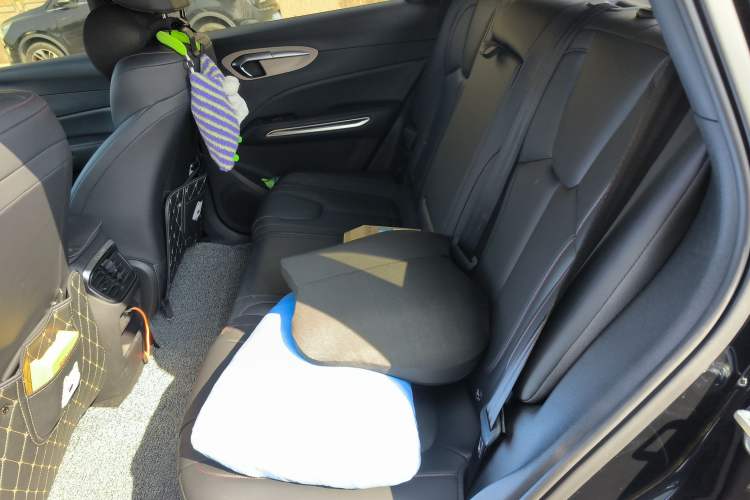 Used Bestune T90 2025 Dragon Edition 1.5T Enjoyment Model Black Knight Left Rear Seat