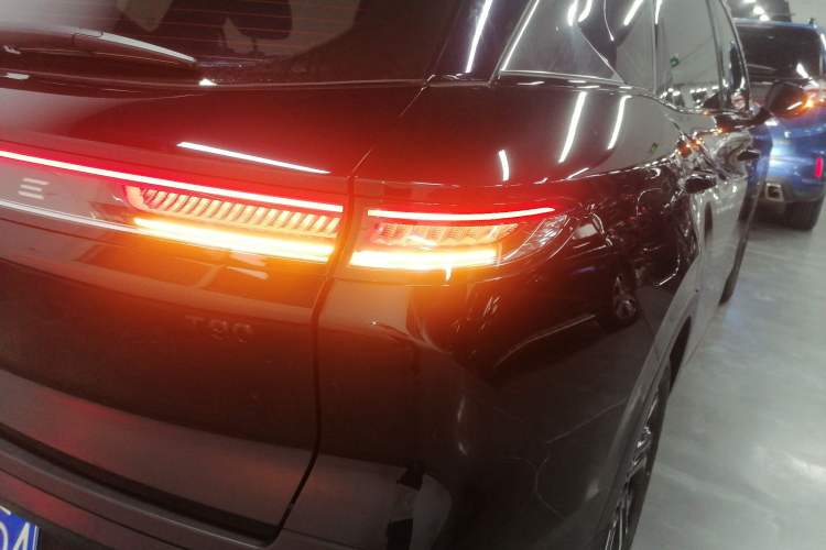 Used Bestune T90 2025 Dragon Edition 1.5T Enjoyment Model Black Knight Right Rear Taillight