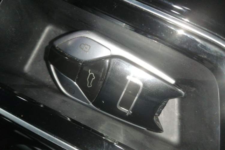 Used Bestune T90 2025 Dragon Edition 1.5T Enjoyment Model Black Knight Vehicle Key
