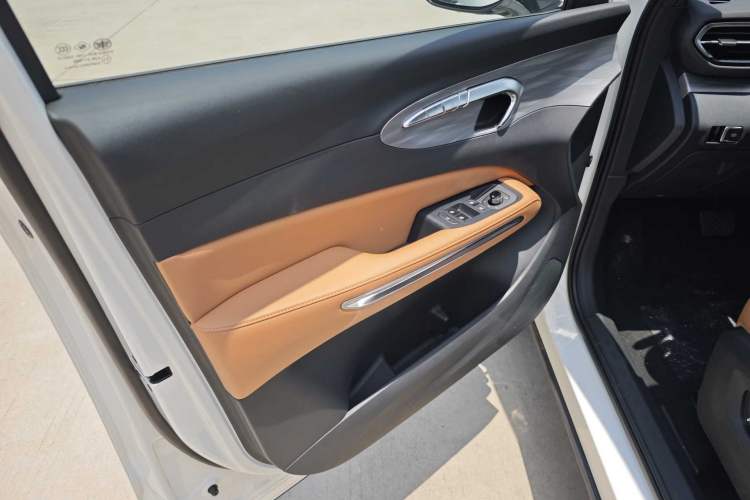 Used Bestune T90 2025 Dragon Edition 1.5T Enjoyment Model Interior 3
