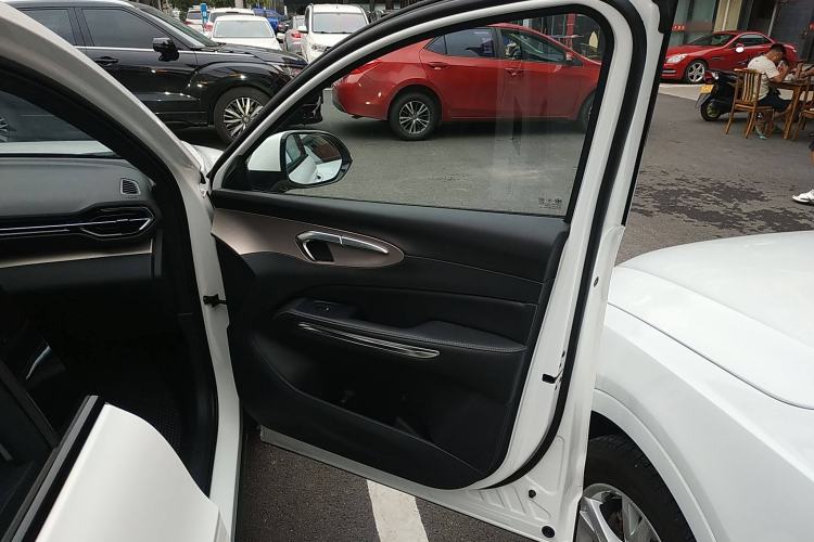 Used Bestune T90 2025 Dragon Edition 1.5T Enjoyment Model Interior 5