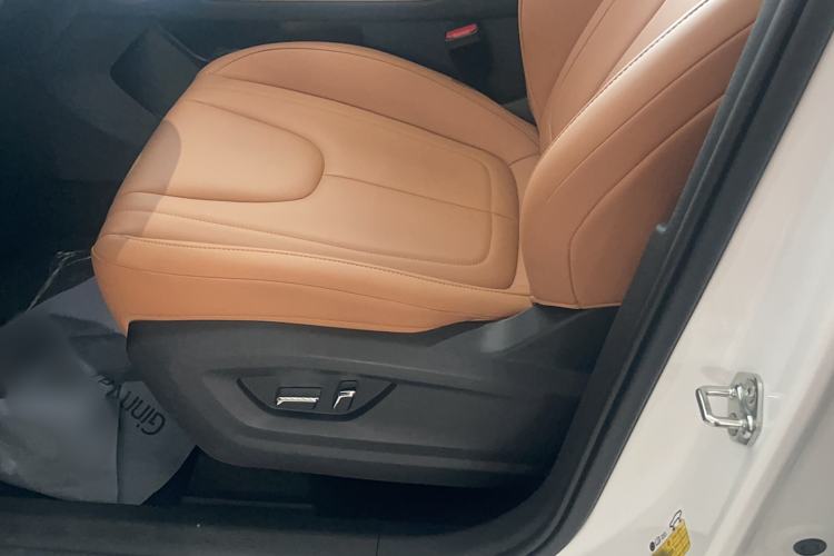 Used Bestune T90 2025 Dragon Edition 1.5T Enjoyment Model Interior 7