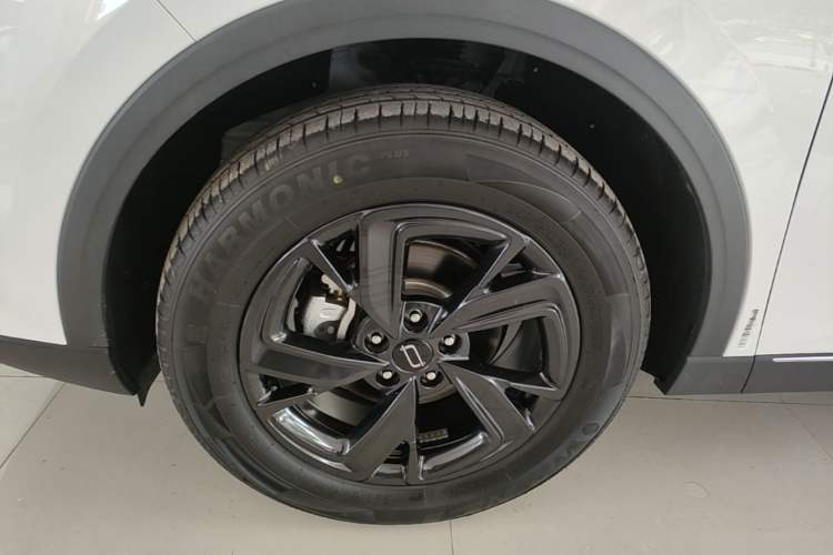 Used Bestune T90 2025 Dragon Edition 1.5T Enjoyment Model Left Front Wheel Hub