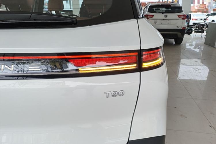 Used Bestune T90 2025 Dragon Edition 1.5T Enjoyment Model Right Rear Taillight