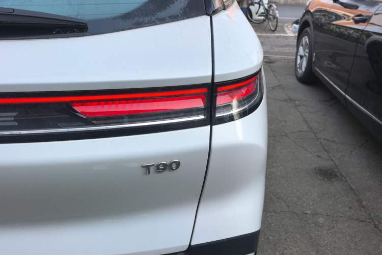 Used Bestune T90 2025 Dragon Edition 1.5T Enjoyment Model Right Rear Taillight