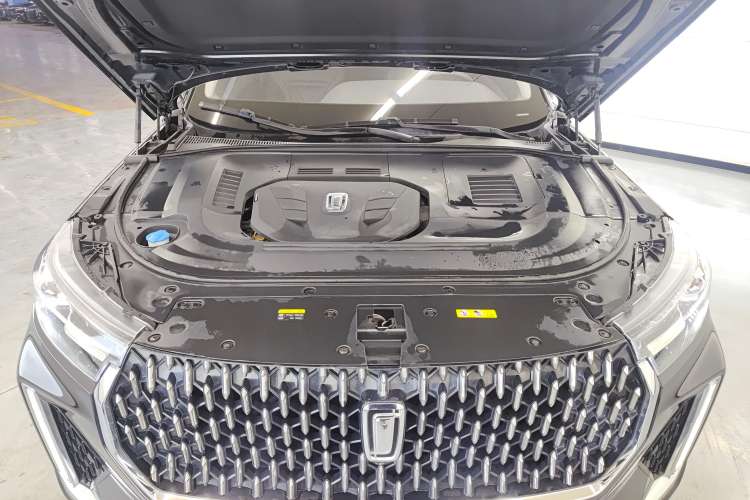 Used Bestune T99 2020 20TD Automatic Premium Edition Engine Bay
