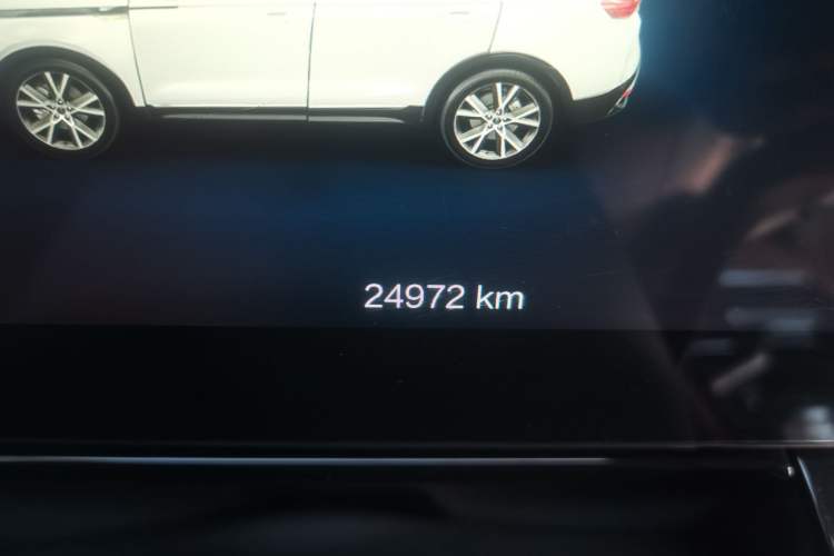 Used Bestune T99 2022 20TD Automatic Sport Premium Edition Odometer Close Up