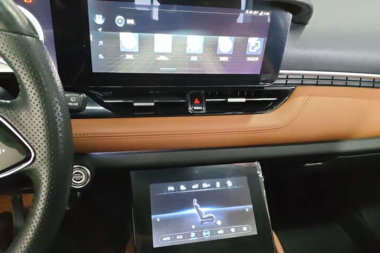 Used Bestune T99 2020 20TD Automatic Premium Edition Audio And AC Panel