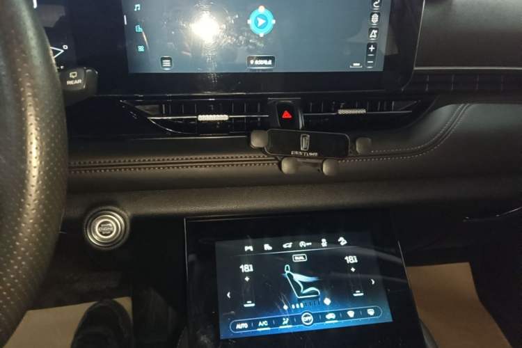 Used Bestune T99 2020 20TD Automatic Premium Edition Audio And AC Panel