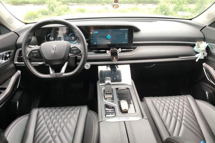 Used Bestune T99 2020 20TD Automatic Premium Edition Center Console