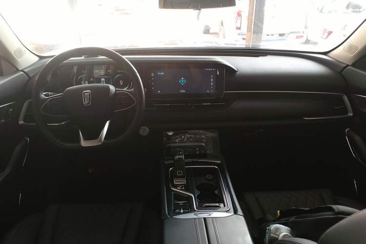 Used Bestune T99 2020 20TD Automatic Premium Edition Center Console