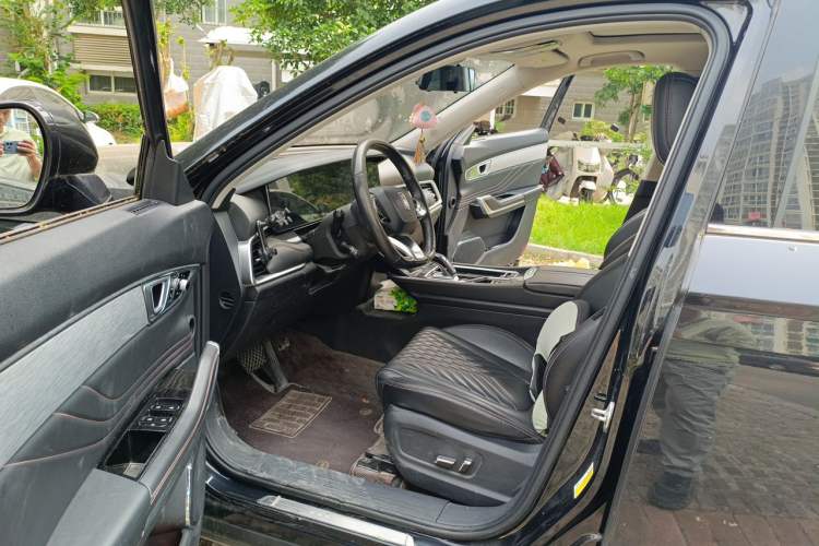 Used Bestune T99 2020 20TD Automatic Premium Edition Driver Seat