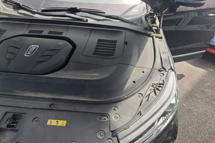 Used Bestune T99 2020 20TD Automatic Premium Edition Engine Bay Left