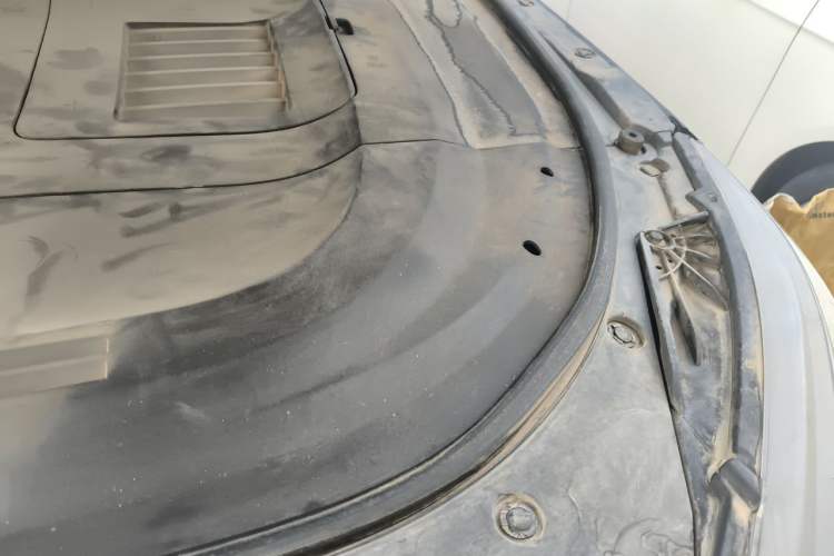Used Bestune T99 2020 20TD Automatic Premium Edition Engine Bay Left