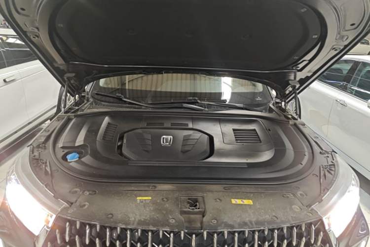 Used Bestune T99 2020 20TD Automatic Premium Edition Engine Bay