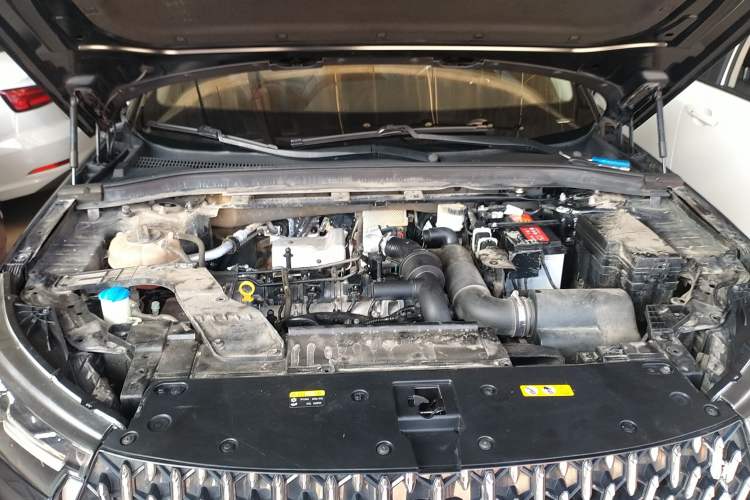 Used Bestune T99 2020 20TD Automatic Premium Edition Engine Bay