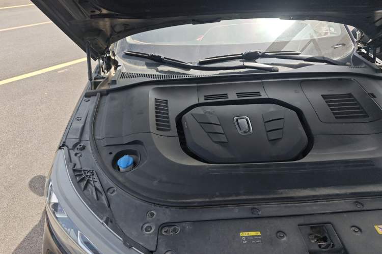 Used Bestune T99 2020 20TD Automatic Premium Edition Engine Bay Right