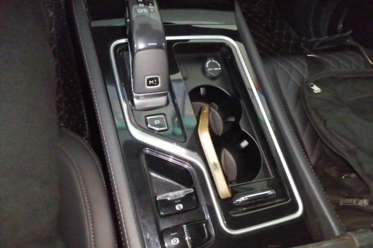Used Bestune T99 2020 20TD Automatic Premium Edition Gear Lever