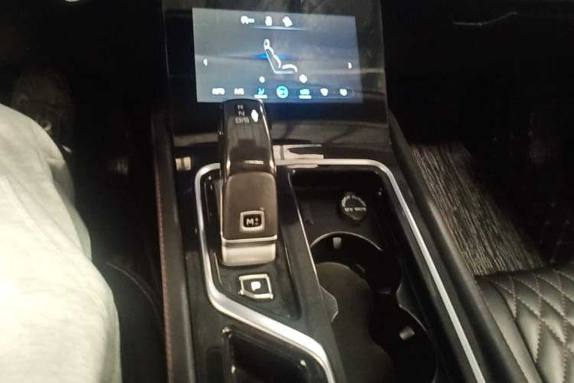 Used Bestune T99 2020 20TD Automatic Luxury Edition Gear Lever